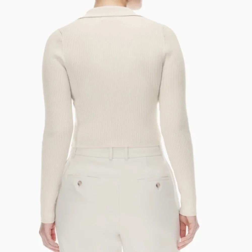 Aritzia color matte pearl Sculpt Knit Polo Longsleeve - Picture 4 of 7